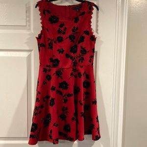 Perfect for the holidays! Size 7 city studio red and black dress